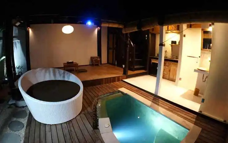 PROMO! Private Vacation Rental Villa Pool & Jacuzzi, 4 Bedrooms 4 Bathrooms