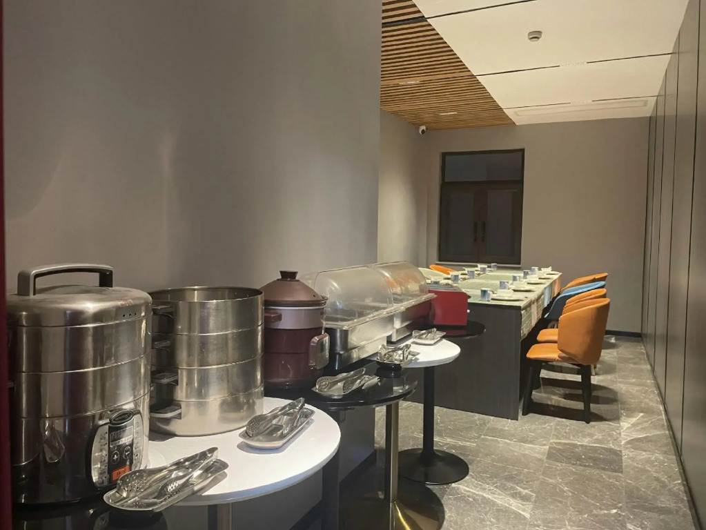 Jinglai Hotel Light Luxury - Daning International Shanghai Business School Branch