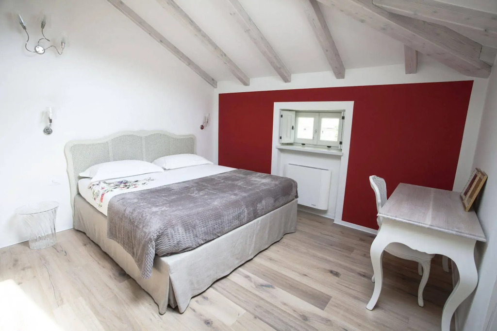 Villa Italia Luxury Suites and Apartments