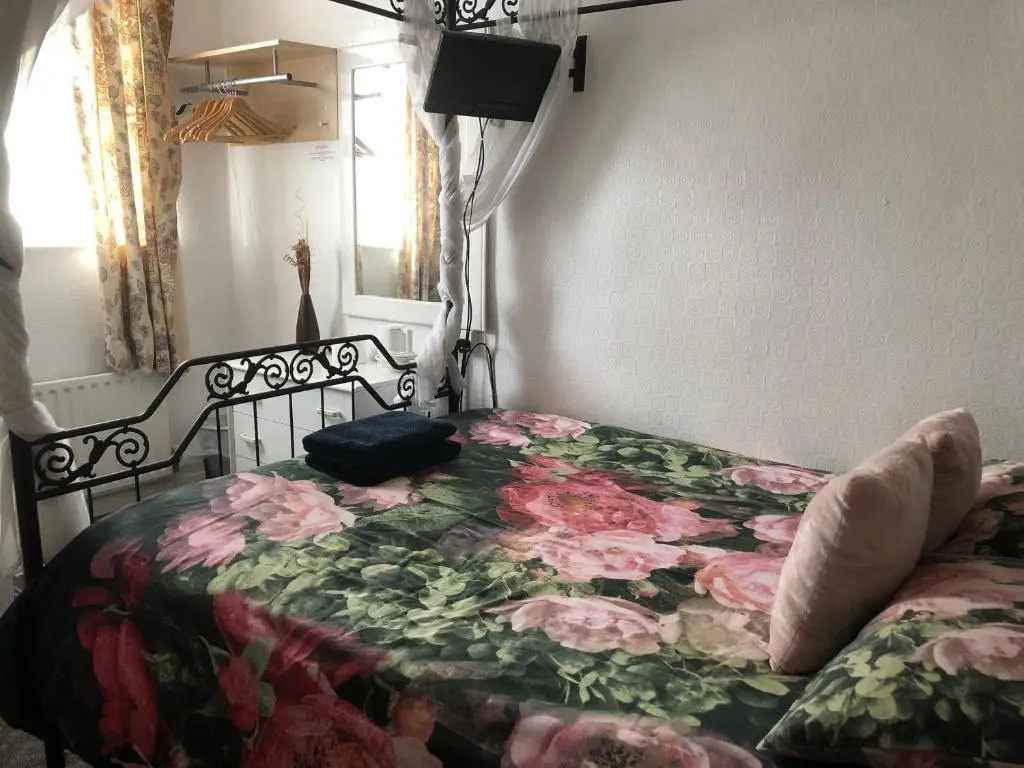 Melrose Hotel