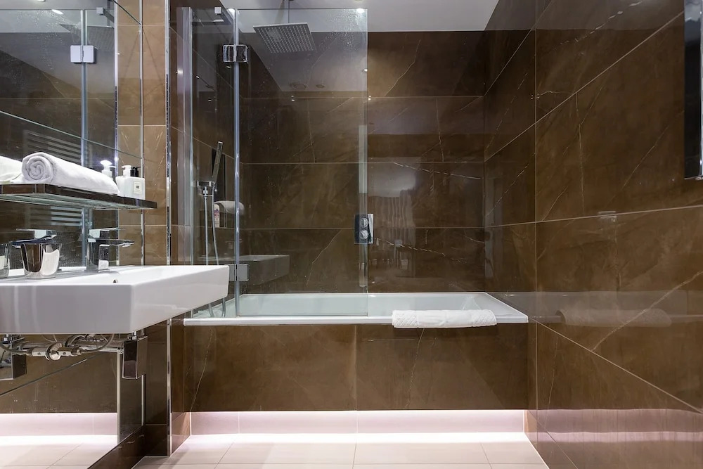 Modern 2 Bedroom Flat With Stunning Views