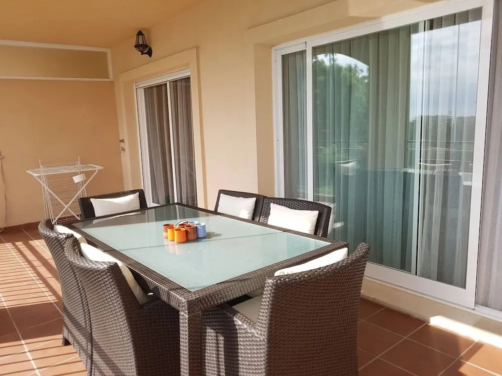Sunny, Quiet And Spacious Apartment Nearby The Sea