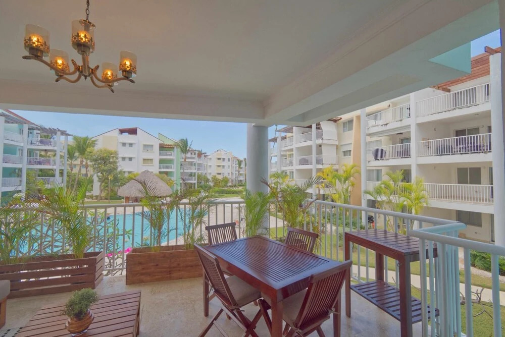 Pompano 202 Amazingly Situated One-bedroom Apartment in Ocean-front Condominium