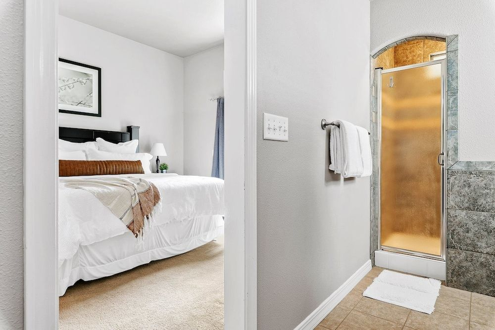 Heart Of Meridian Home Just Mins From The Village