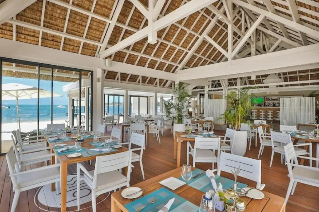 The Bay Club at Anahita