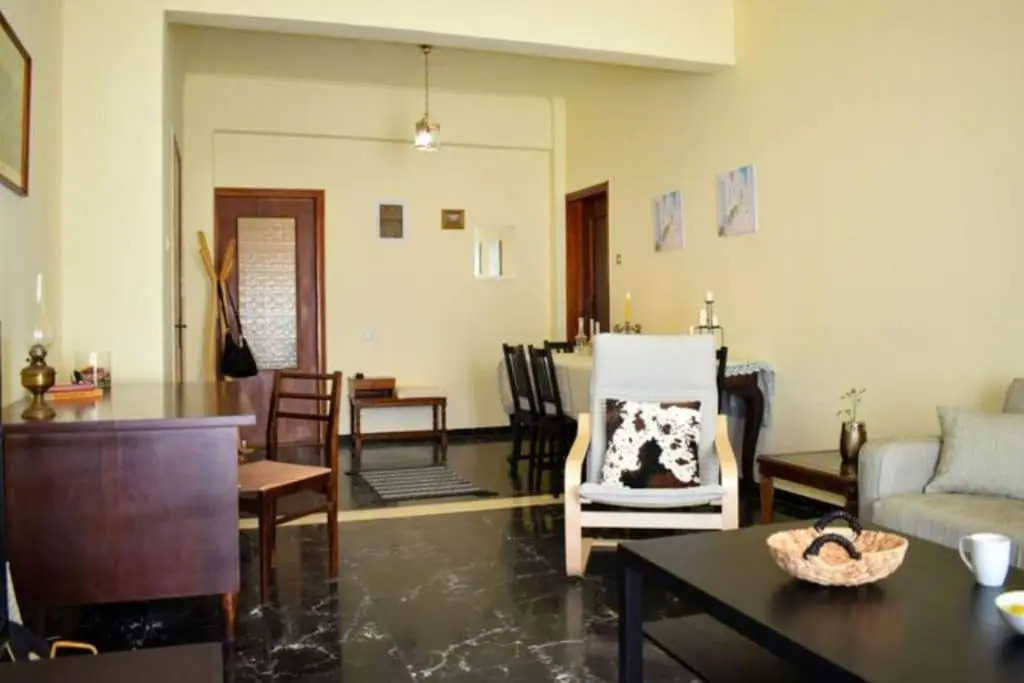 Marble Cool 2-bedroom Down Town Yard House