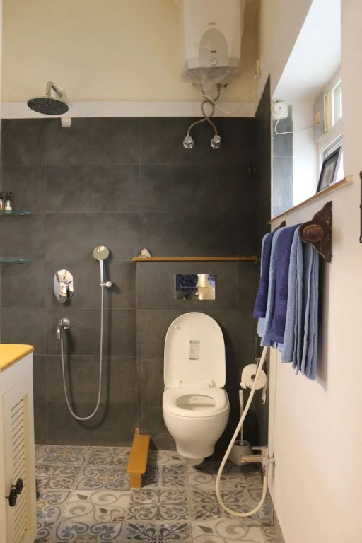 5/4 - Calcutta's freshest BnB
