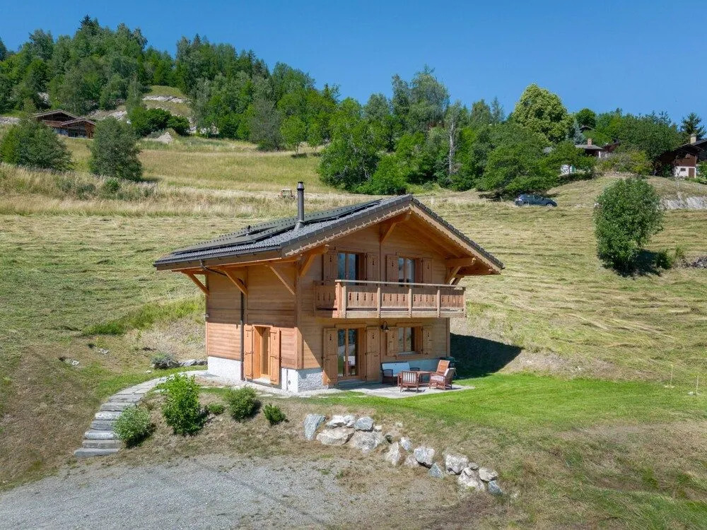 Chalet Le Cerf New Build Stylish Stay