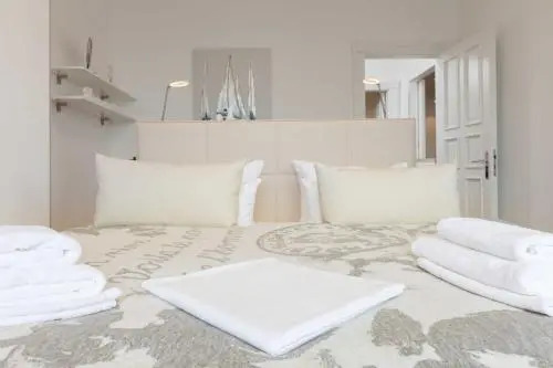 FIRST SELLIN Apartement 13
