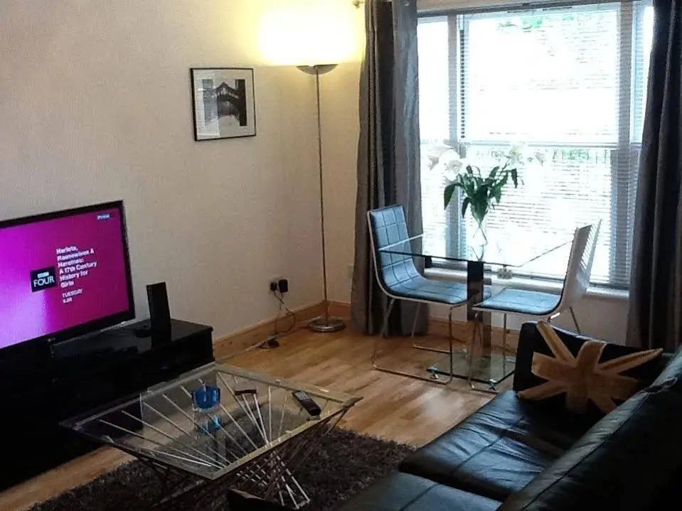 Flat 4 Summertown Court