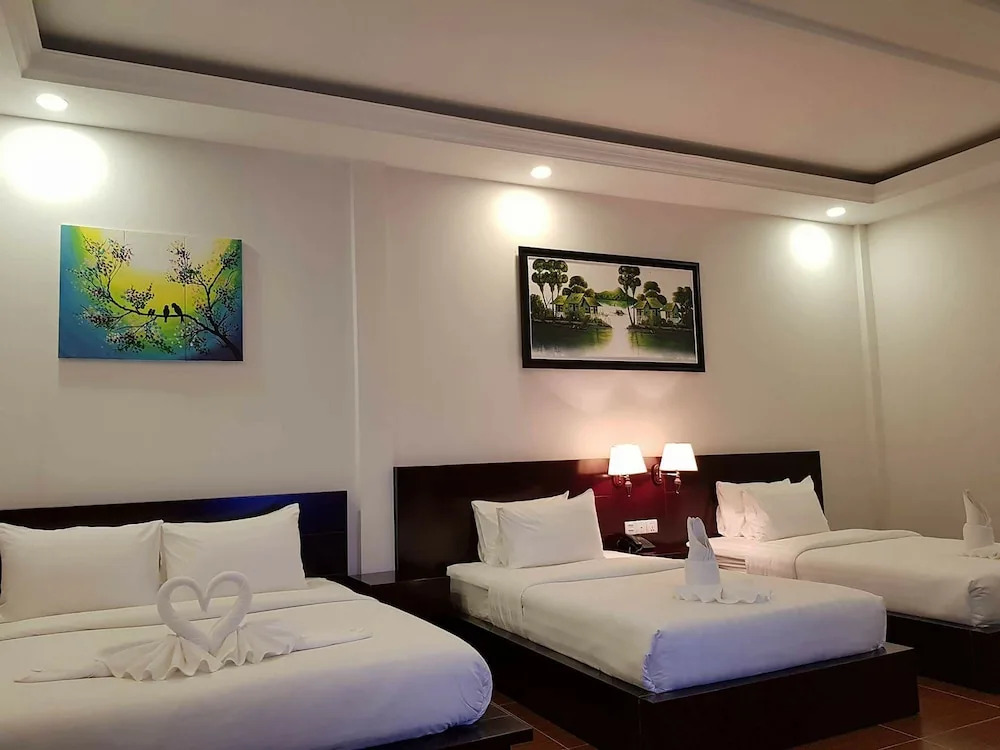 Apple Hotel Two - Near Phnom Penh Airport