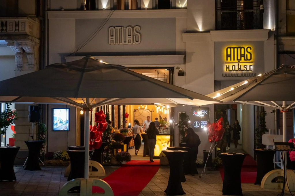 ATLAS HOUSE Luxury Suites