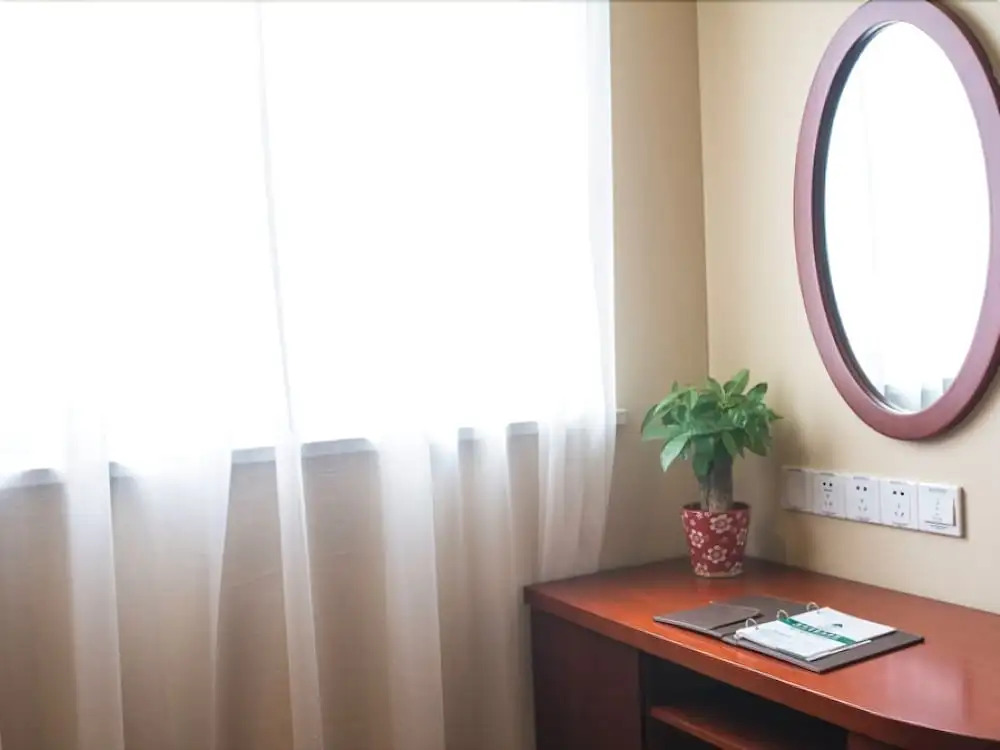 GreenTree Inn Suzhou Kunshan Paris Spring Express Hotel