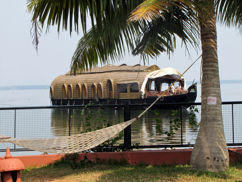 Abad Whispering Palms