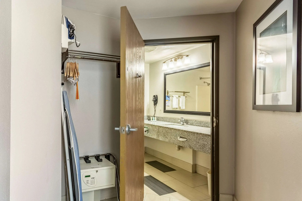 Quality Suites I-44