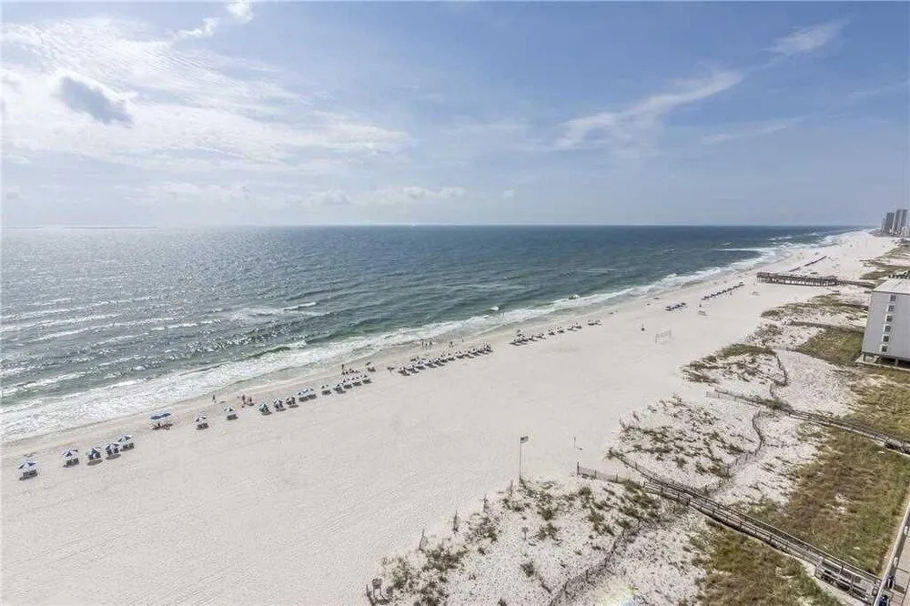Lighthouse 1202 - 1 Br condo by RedAwning