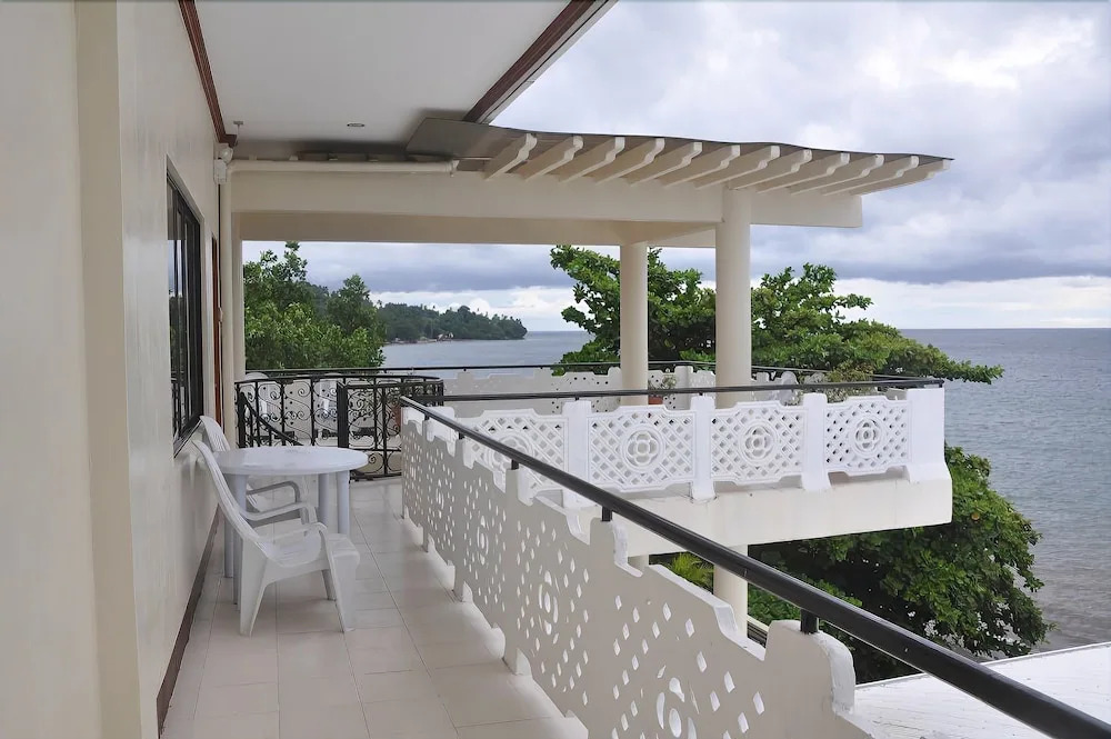 Paras Beach Resort - Camiguin