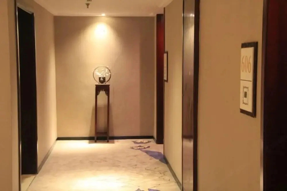 Zhaotian Holiday Hotel