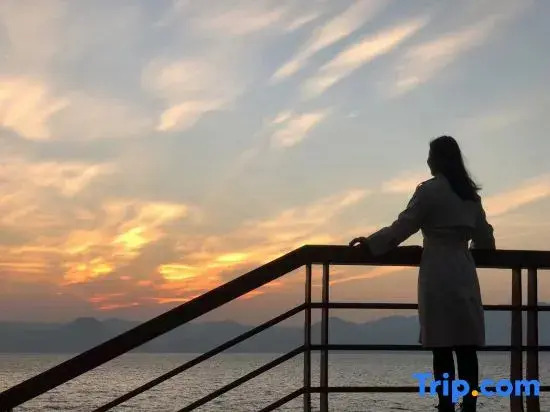 Yuxi Fuxian Lake Blue Lake Time Homestay