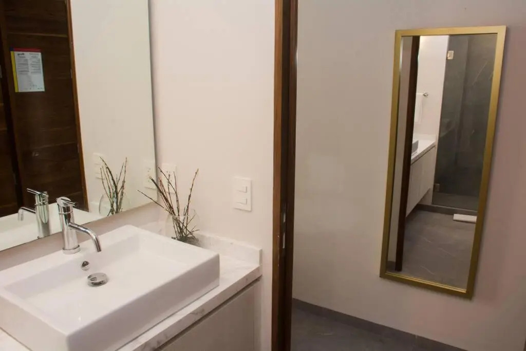 G101N DaVinci Condo 2BR walking distance to the beach