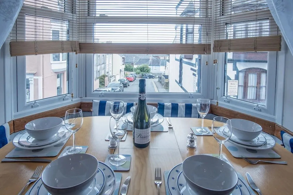 Starfish Apartment - 2 Bedroom Apartment - Tenby