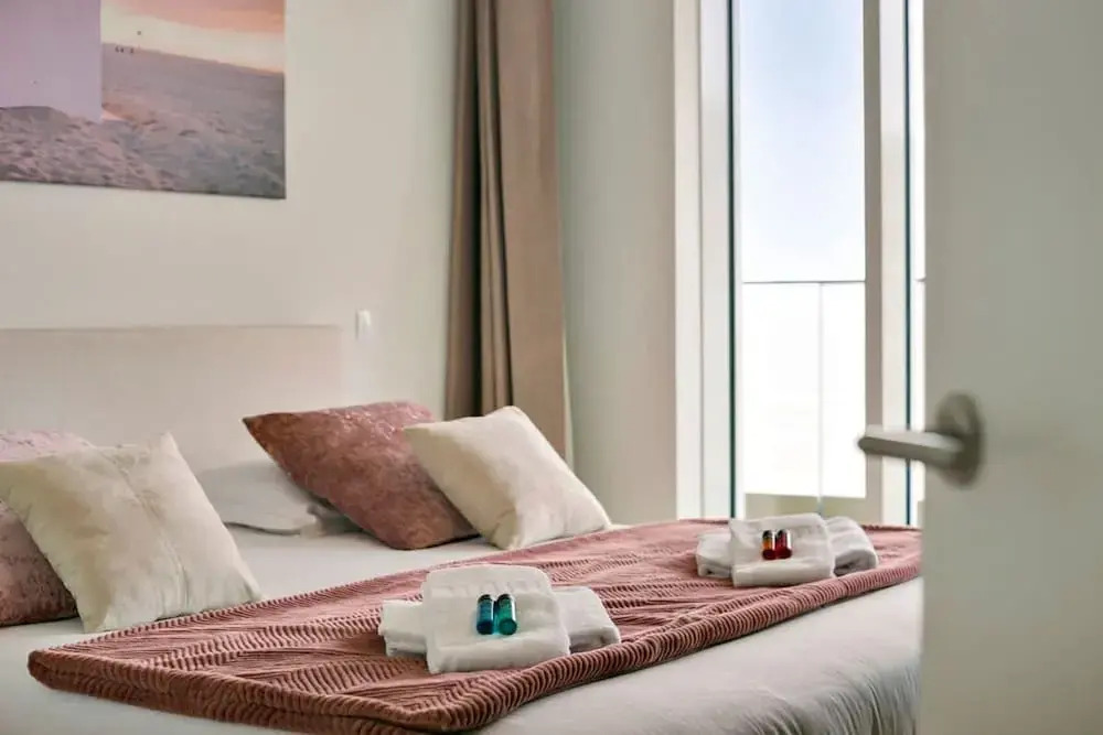 Bright Modern Apartment With Terrace Near Beach