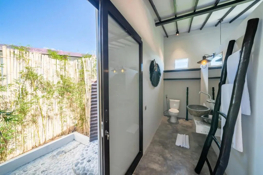 Villa Wiraja 1 - Modern 4 bdr villa in Berawa