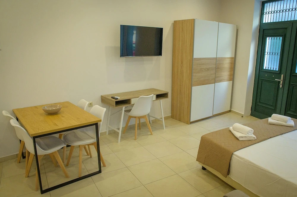 Uni Island - City Center Suites