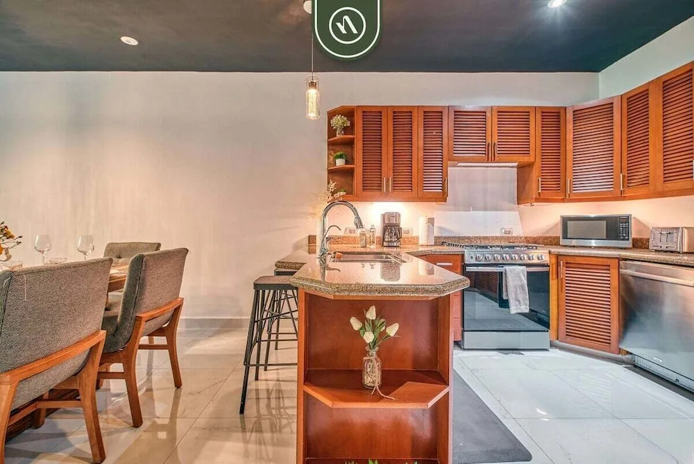 Modern 2BR Condo in Old Town - Private Terrace