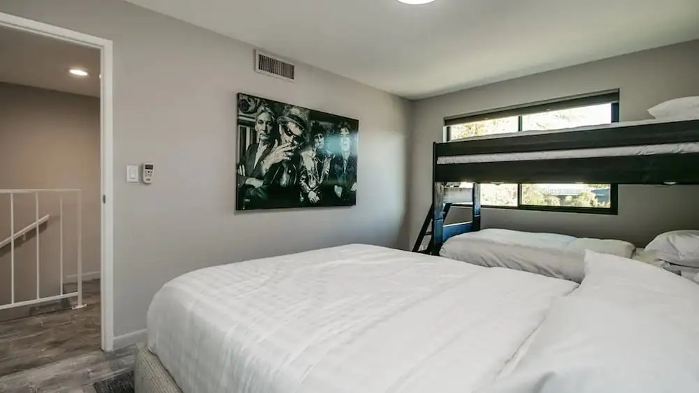 Unbeatable Old Town Location! Modern and Classy!
