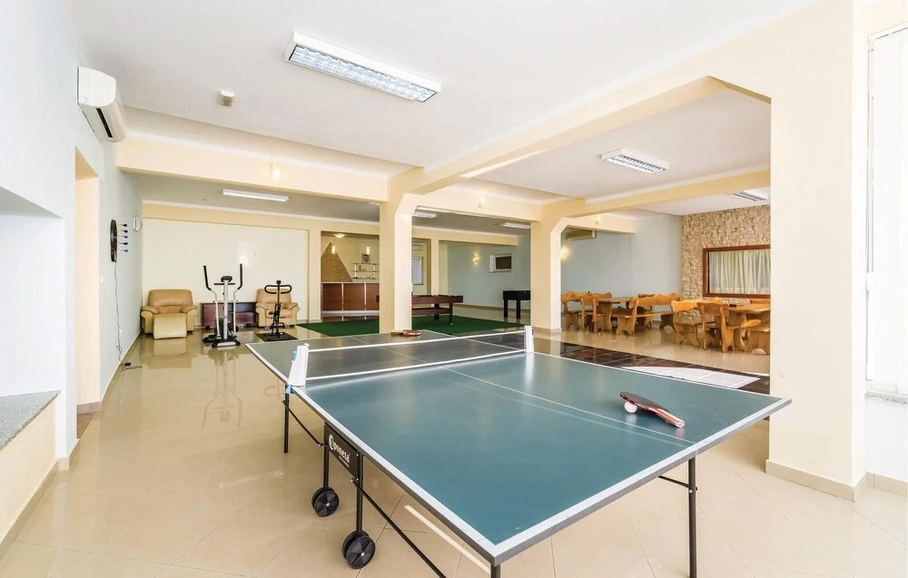 Stunning Home in Debeljak With Wifi and 6 Bedrooms