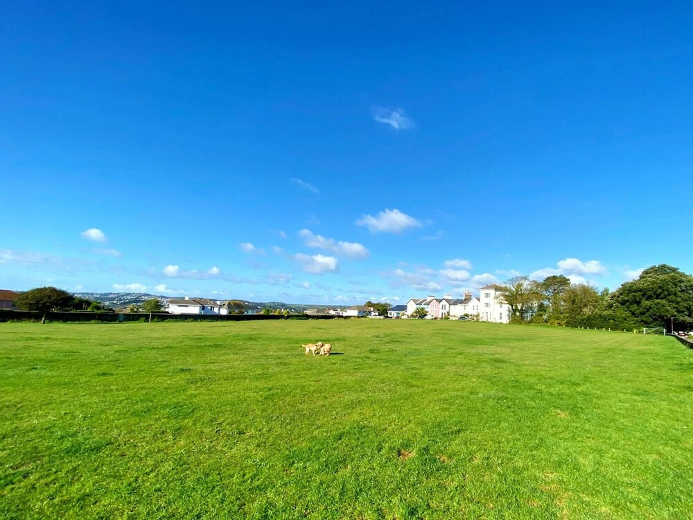 Upper Stable - The Stables Apartments at Meadfoot Bay
