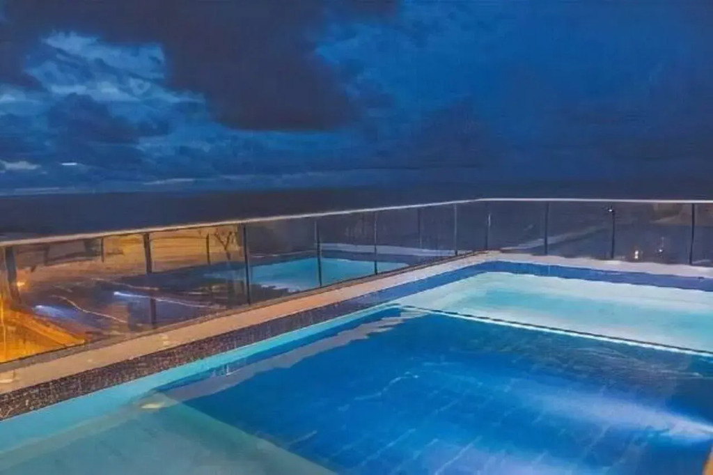 Hotel Aixo Suites By GEH Suites