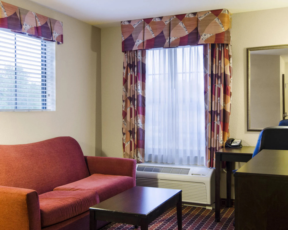 Mainstay Suites Rogers