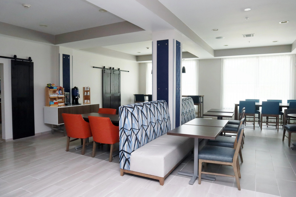 Holiday Inn Express Baton Rouge North by IHG
