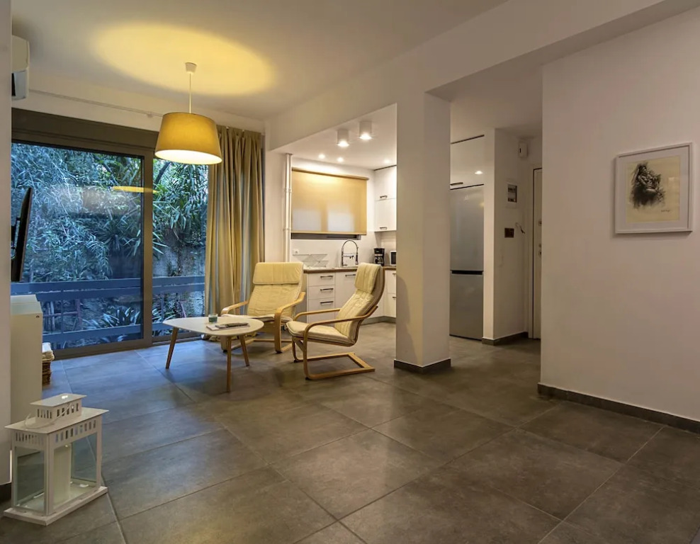 Athens Deluxe Gateway in Mets neighbourhood!