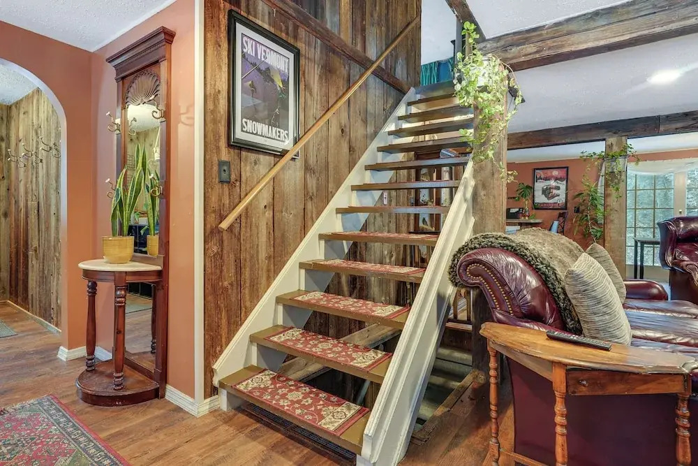 3 Mi to Mount Snow: Spacious West Dover Home