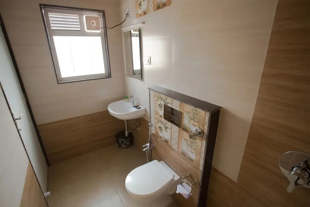FabHotel SRJs Thaneesh Southwick