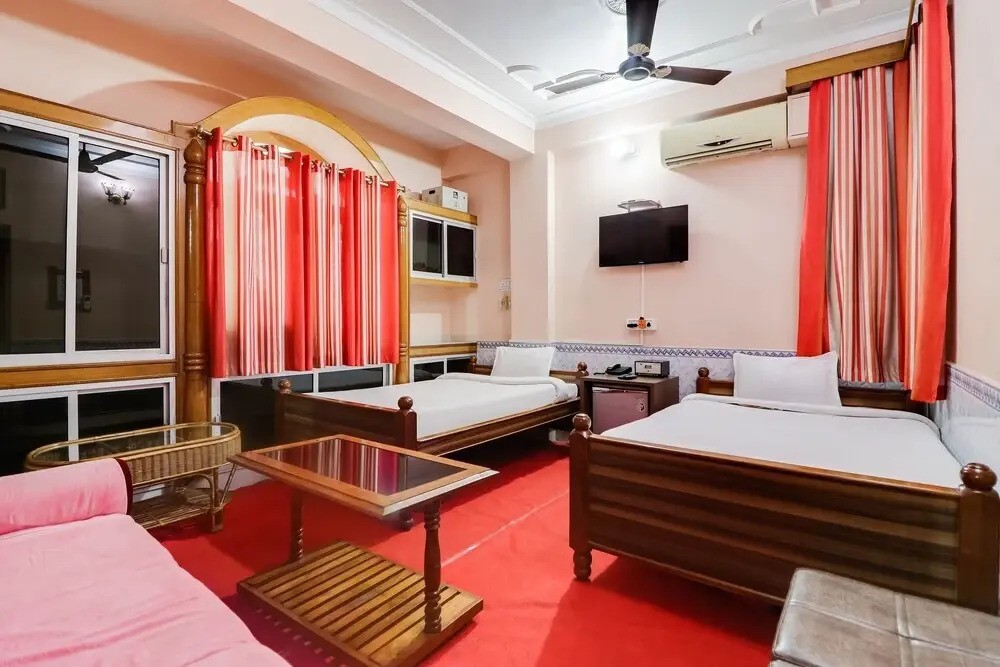 Hotel Madhu Complex by OYO Rooms