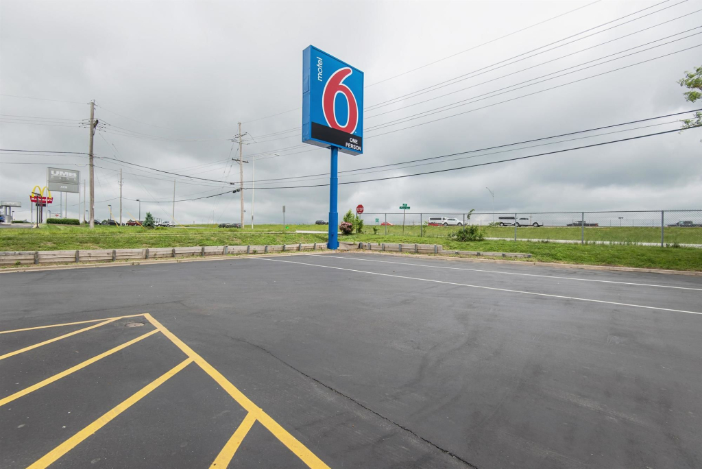 Motel 6 Kansas City, MO - Airport