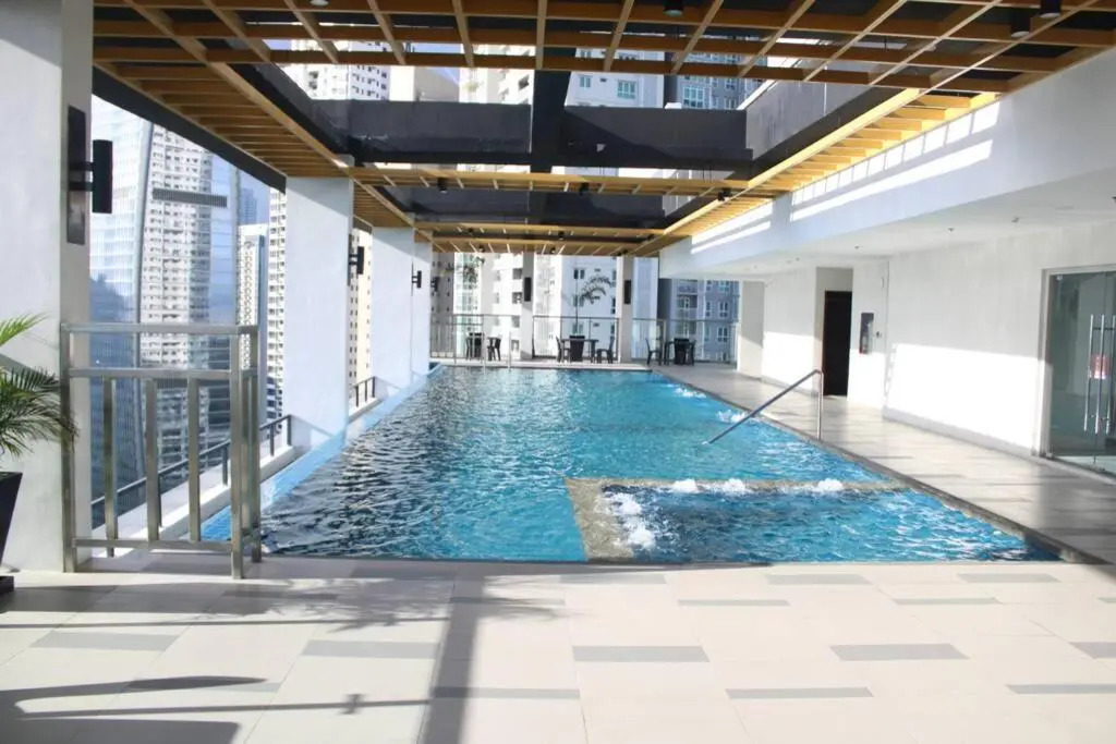 A2J Luxury BGC Balcony Suite Near SM AURA Taguig