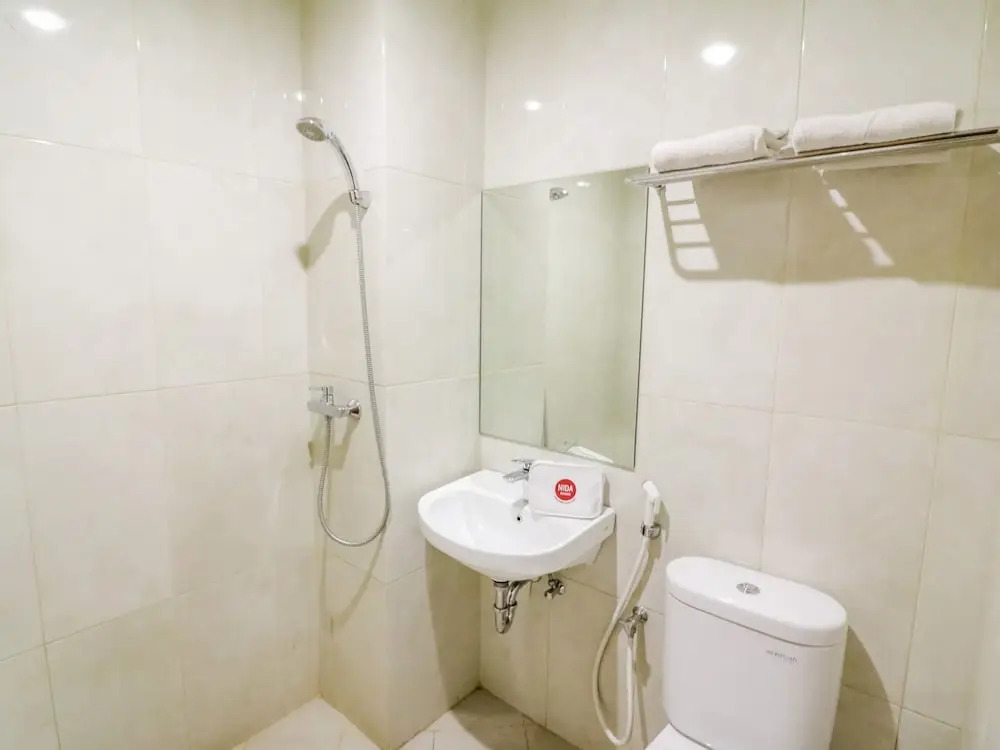 NIDA Rooms Racing Center Makassar