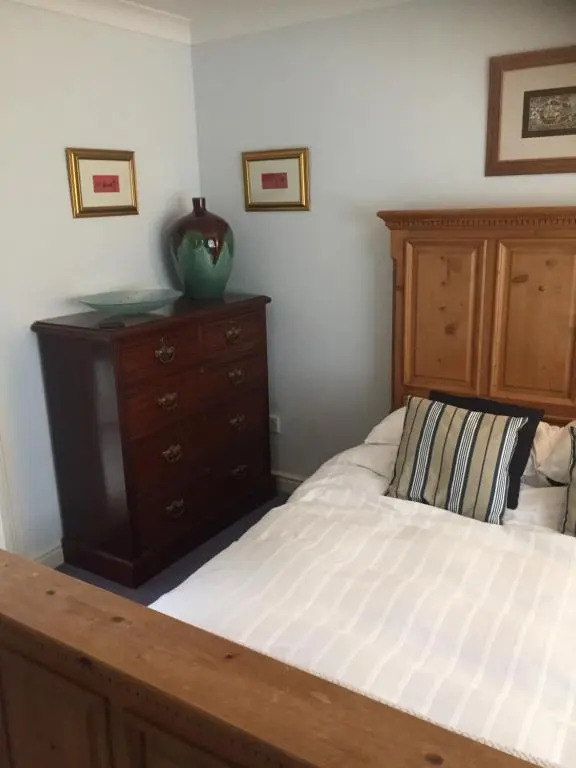 Beautiful private room with Kingsize bed and large private en-suite