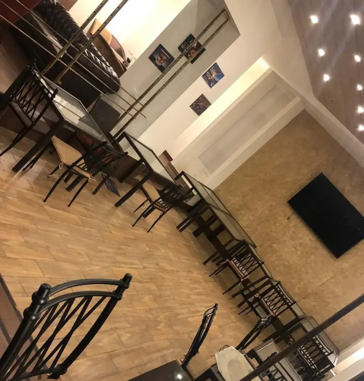 La Place Hotel