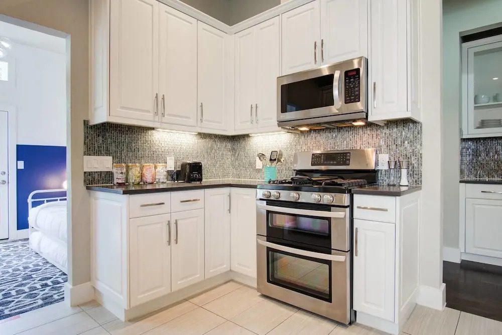 Massive 14 Bed/3.5ba Downtown Home by Domio