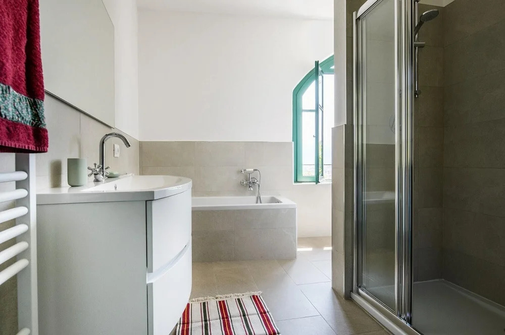 Il Motto Villa With big Garden and Lake View