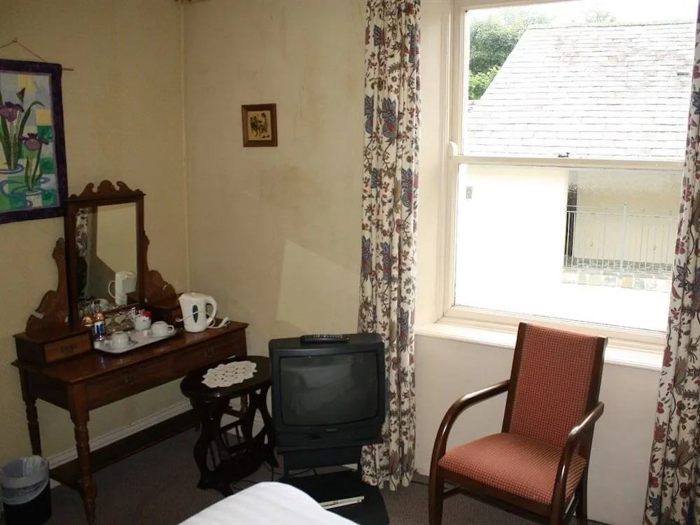 Woodhill House