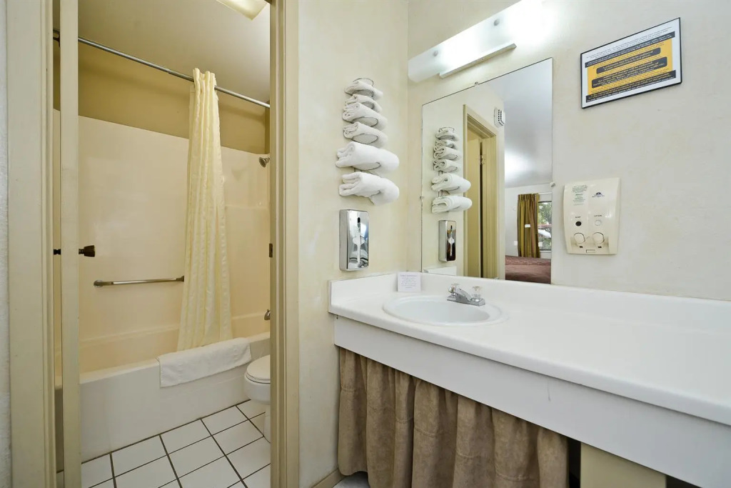 Americas Best Value Inn - Legends Inn