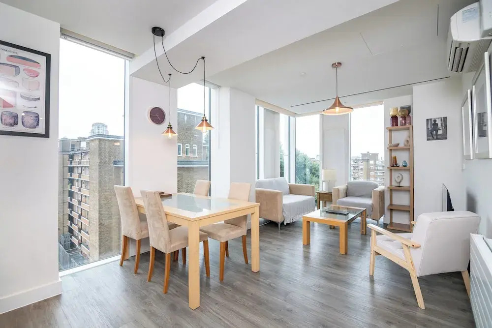 Chic & Stylish 2Bed in Heart of London, London