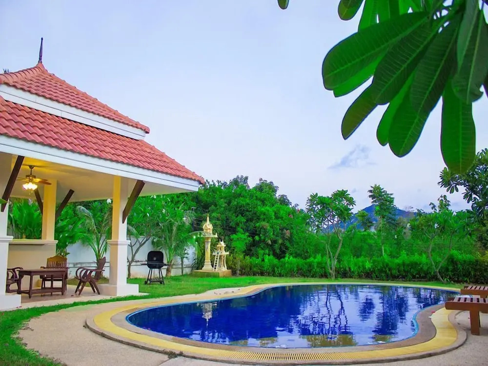 Baan Dorkbua Villa